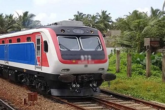 උඩරට මාර්ගයේ දුම්රිය ගමනාගමනය තවදුරටත් සීමා කෙරේ.