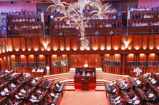 පාර්ලිමේන්තු මන්ත්රී විශ්රාම වැටුප් අහෝසි කිරීමට ආංශික අධීක්ෂණ කාරක සභාවේ අනුමැතිය.