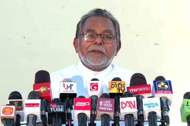 පාස්කු ප්‍රහාරය සම්බන්ධයෙන් සිදු කර විමර්ශනවලට බාධා කරන්න එපා – සිරිල් ගාමිණි පියතුමා