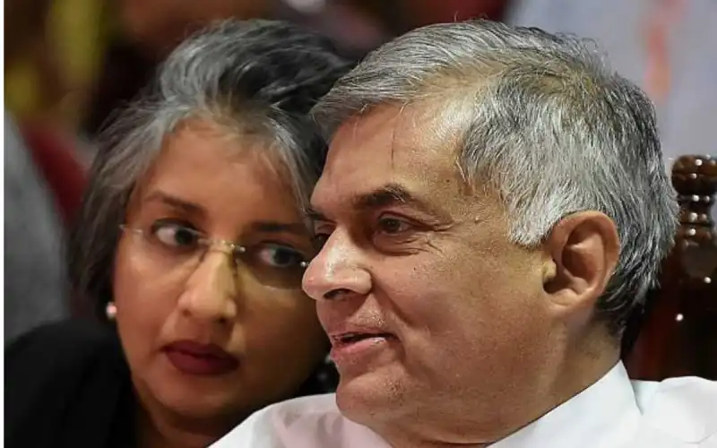 රනිල්ගේ බිරිඳටත් වැඩ වරදී.!