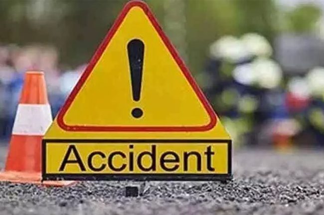 ත්‍රීරෝද රථයක් ප්‍රපාතයකට පෙරළීමෙන් පුද්ගලයෙක් මරුට.