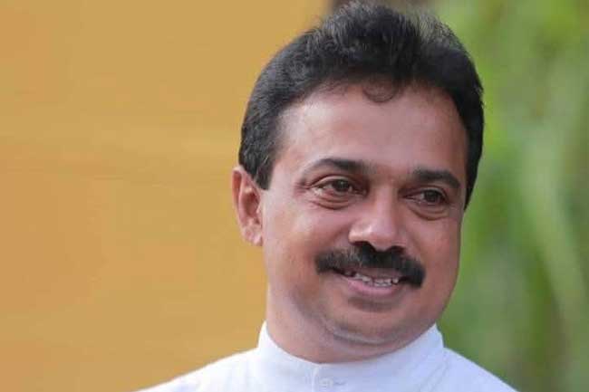 හිටපු පා.ම. සම්පත් අතුකෝරළට තියුණු ආයුධ ප්‍රහාරයක්.