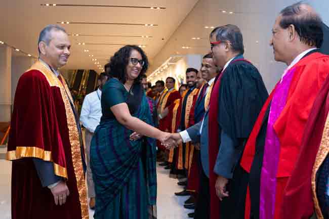 දන්ත වෛද්‍ය සංගමයේ 93වන විද්‍යාත්මක සැසිවාරය අගමැතිනියගේ ප්‍රධානත්වයෙන්.