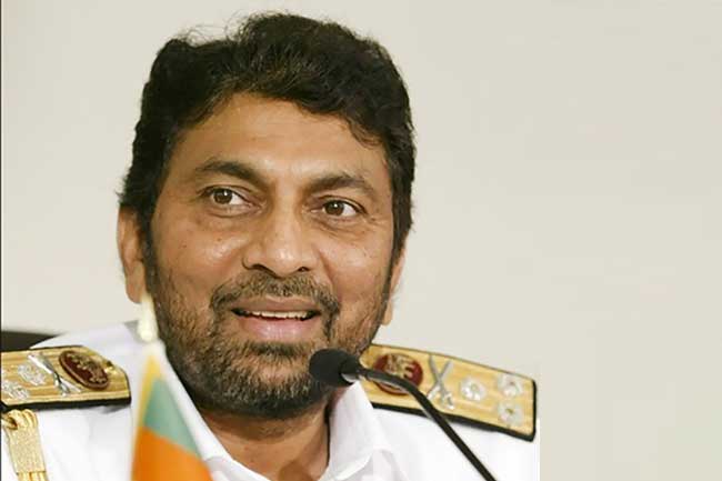 හිටපු නාවික හමුදාපති වසන්ත කරන්නාගොඩ අත්අඩංගුවට.