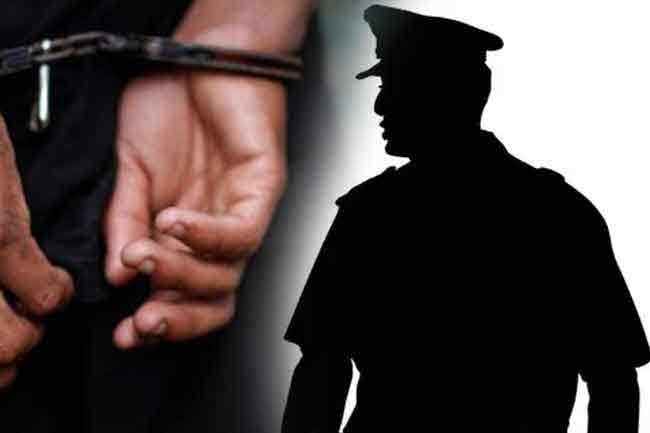 නීතිය ක්රියාත්මක නොකර ඉන්න රු.ලක්ෂ 5ක අල්ලසක් ගත් පොලීසියේ 4ක් අත්අඩංගුවට